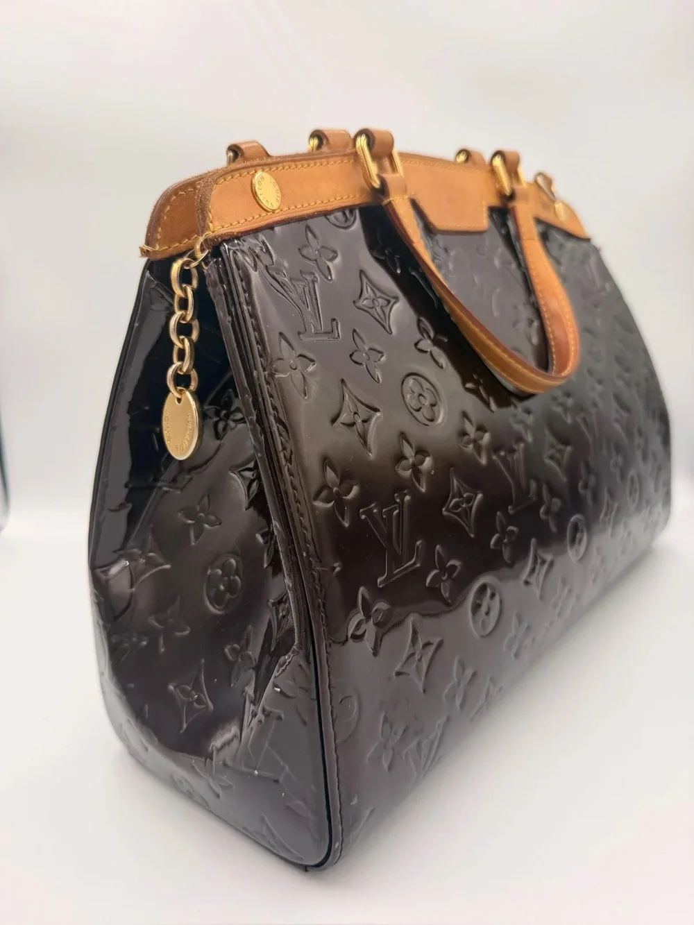 LV Brea MM — Amarante Monogram Vernis